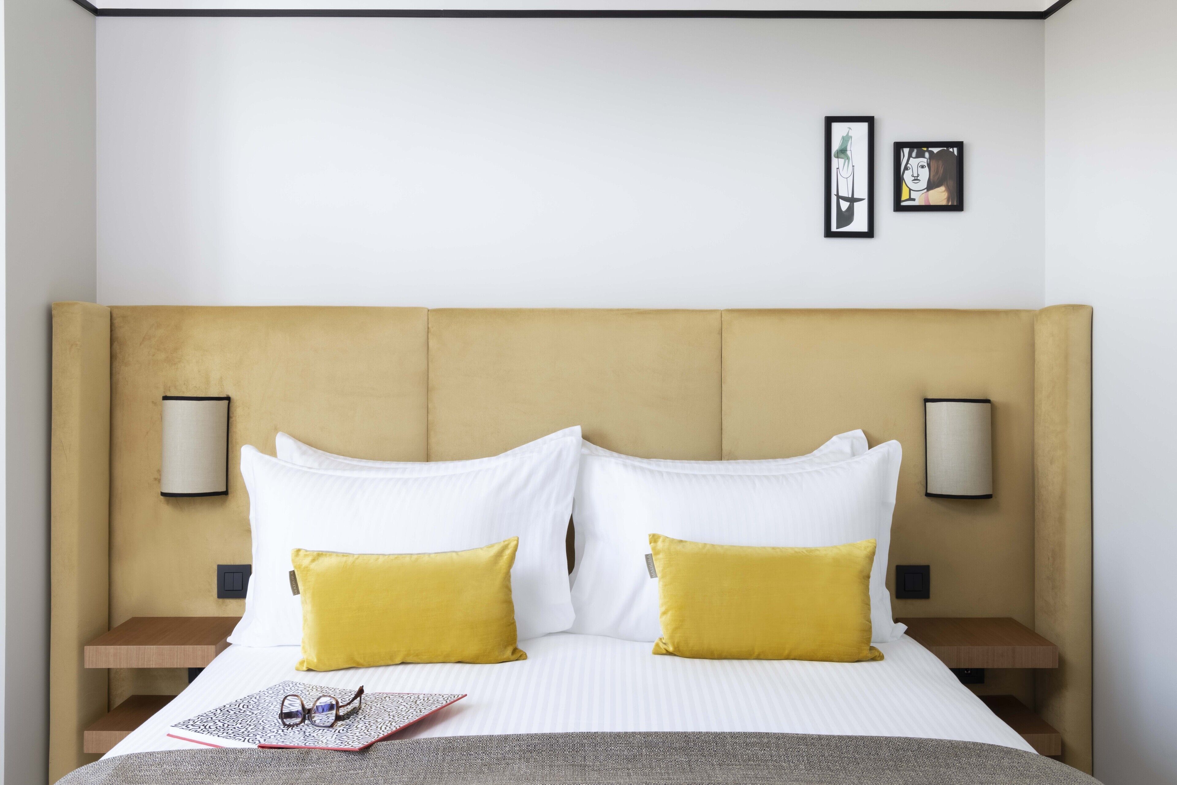 deluxe room | premium bedding, pillow-top beds, minibar, in-room safe