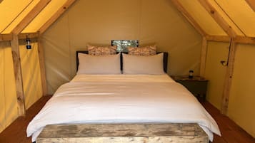 1 bedroom, desk, free WiFi, bed sheets
