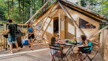 Family Tent | Individually furnished, bed sheets