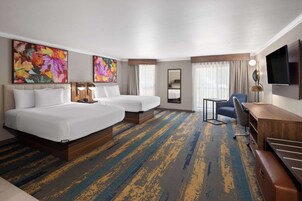 套房, 2 张大床, 无烟房 | 办公桌、熨斗/熨衣板、免费 WiFi、床单