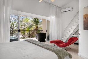 2 chambres, bureau, fer et planche à repasser, lit parapluie