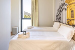 Desk, soundproofing, free WiFi, bed sheets - B&B Hotel Brescia (Brescia)