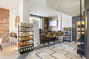 Gift shop - B&B Hotel Brescia (Brescia)