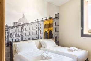 Desk, soundproofing, free WiFi, bed sheets - B&B Hotel Brescia (Brescia)