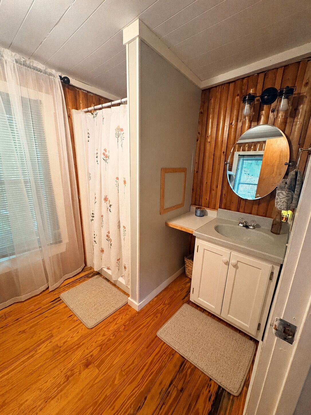 Shower, towels, toilet paper