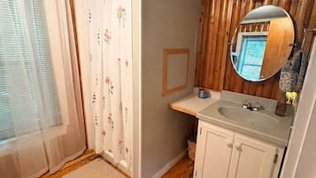 Shower, towels, toilet paper