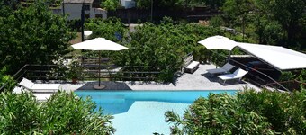 Casa bilocale con piscina, giardino, barbecue, relax alle pendici dell'Etna