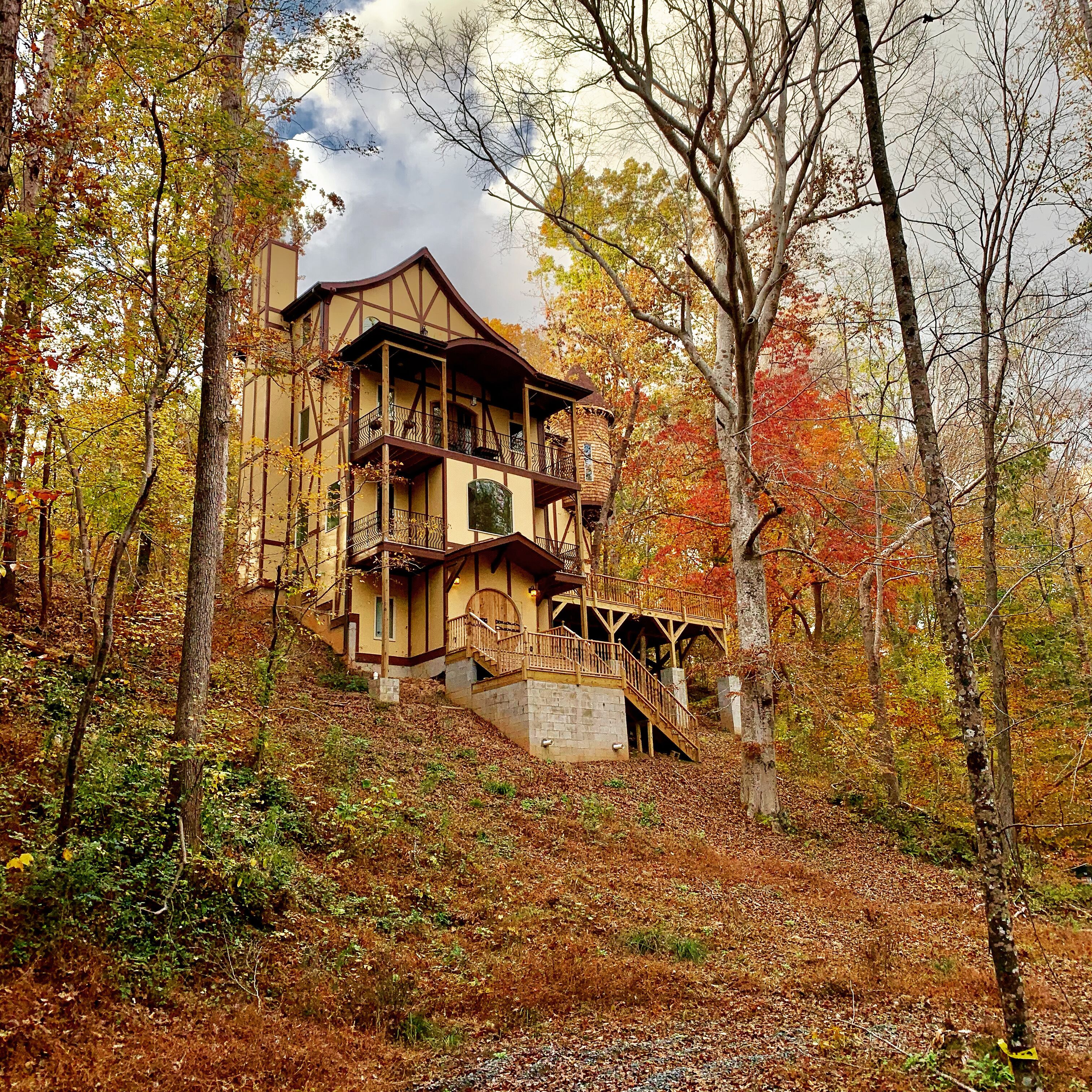 Treetop Retreat at Dutchman’s Branch