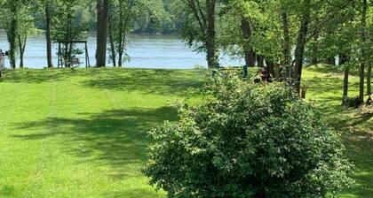 Private cottage on Susquehanna river Very private !!