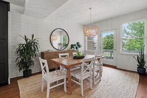 Dining - Harbor Village Townhouse Condo at LK MI (Manistee)