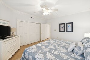 2 bedrooms, iron/ironing board, free WiFi, bed sheets