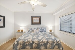2 bedrooms, iron/ironing board, free WiFi, bed sheets - Fabulous Water Views, Pet Friendly 1 Bedroom (Hilton Head Island)