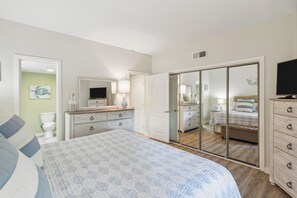 1 soverom, skrivebord, strykejern/-brett og wi-fi (inkludert)