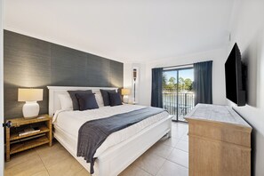 3 slaapkamers, een strijkplank/strijkijzer, gratis wifi, beddengoed