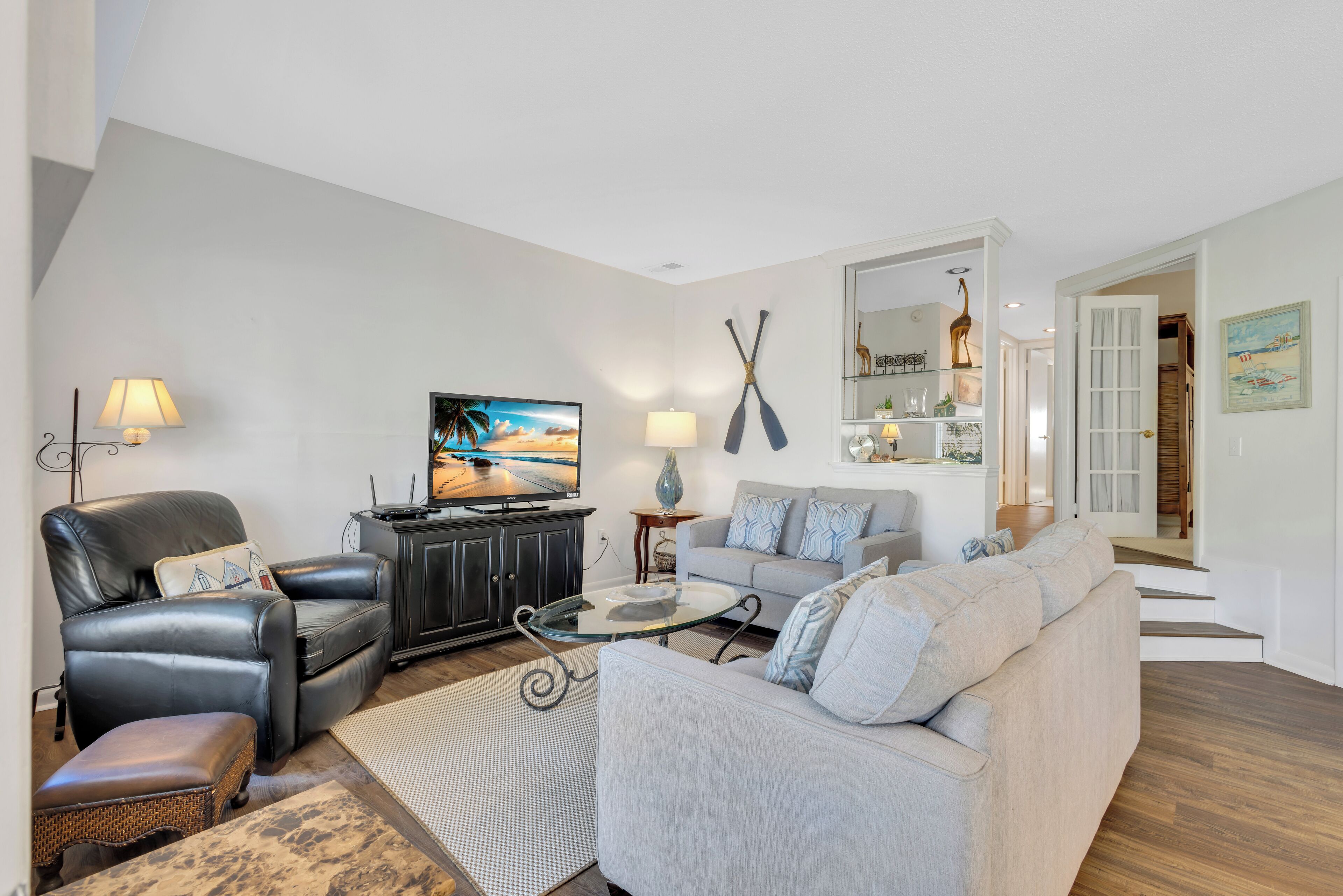 Smart TV, DVD player, books