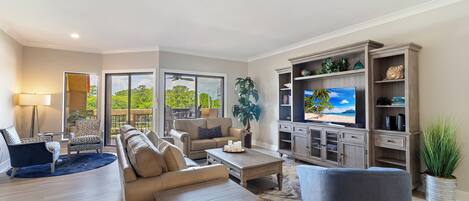 Smart-TV, bøker og kontorer