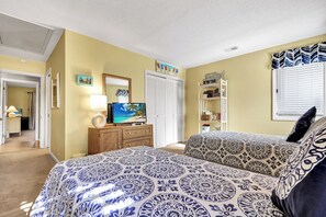 4 bedrooms, desk, iron/ironing board, free WiFi