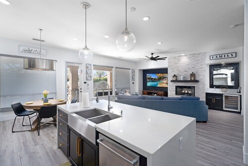 Casa Serenity - Luxury Living w/ Pool & Jacuzzi