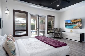 5 bedrooms, desk, iron/ironing board, travel cot