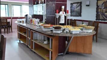 Ilmainen päivittäinen buffetaamiainen