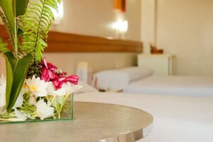 Minibar, escritorio, sistema de insonorización y cunas gratuitas 