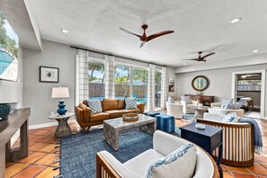 Smart TV, table tennis