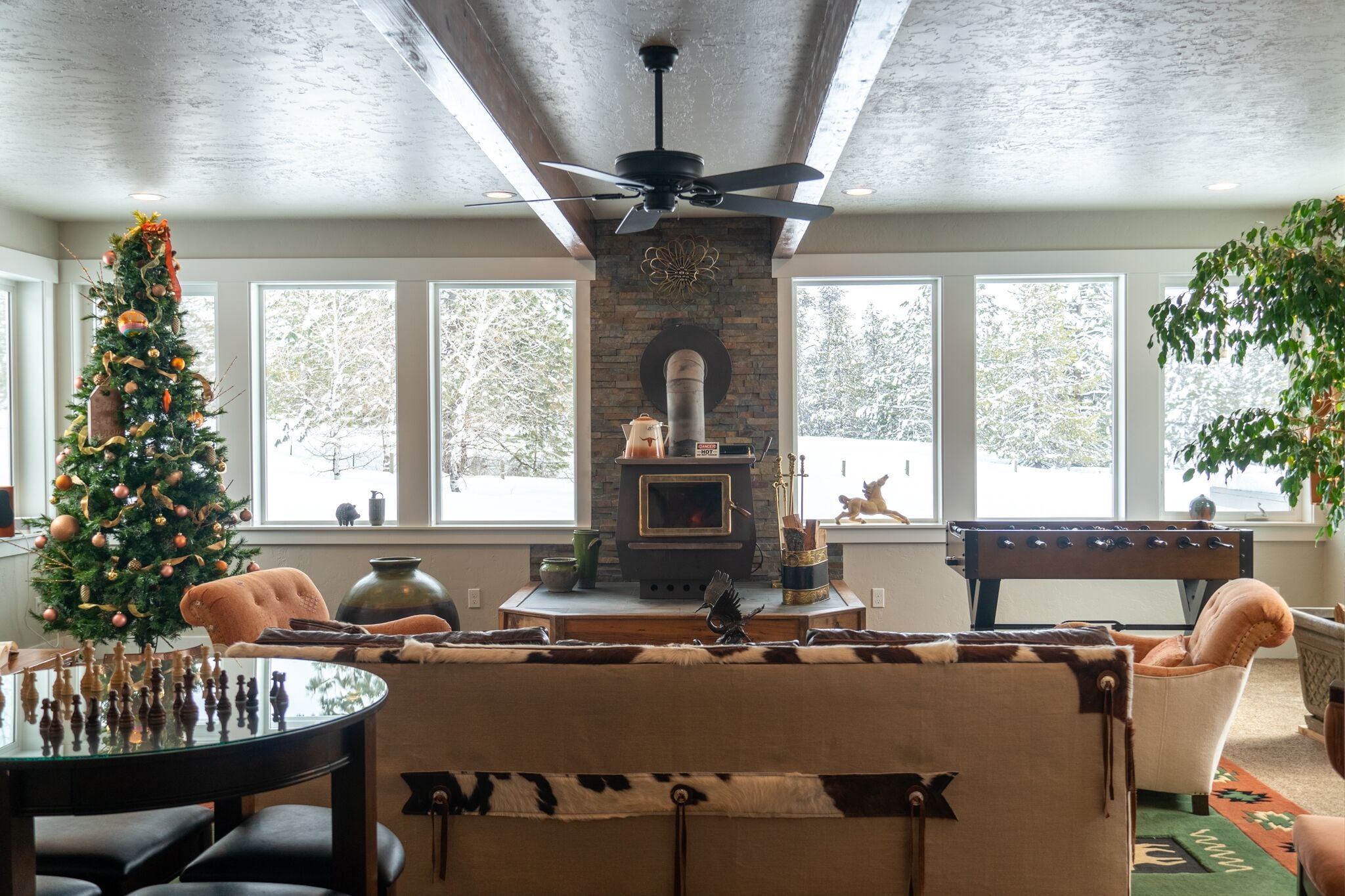 Fully remodeled historic Gem - Lodge sleeps 18 Oasis sleeps 22