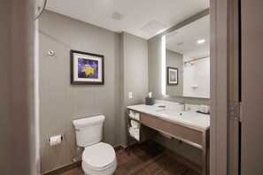 Bathroom - Hilton Garden Inn St Johns Newfoundland (St. John's)