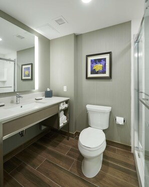 Bathroom - Hilton Garden Inn St Johns Newfoundland (St. John's)