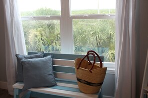 Interior - Waterfront Community 2 Bedroom - Southern Coastal Design (New Smyrna Beach)