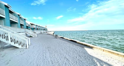Beachfront Condo on the Bay in Rockport, TX