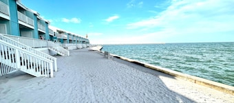 Beachfront Condo on the Bay in Rockport, TX