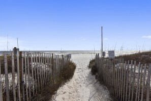 Beach nearby - 4 Beachfront Pools & Snack Bar | Family Fun for Every Season | Sugar Beach 381 (Orange Beach)