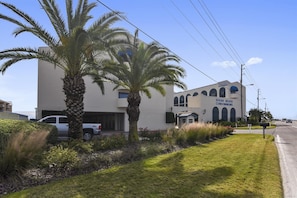 Exterior - Sugar Beach 381 | 4 Beachfront Pools & Snack Bar | Family Fun for Every Season | Beach Getaways (Orange Beach)