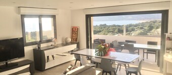 LARGE DUPLEX APARTMENT, panoramic view. quiet .