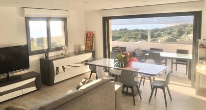 LARGE DUPLEX APARTMENT, panoramic view. quiet .