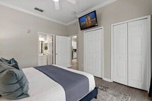 3 bedrooms, iron/ironing board, travel crib, WiFi