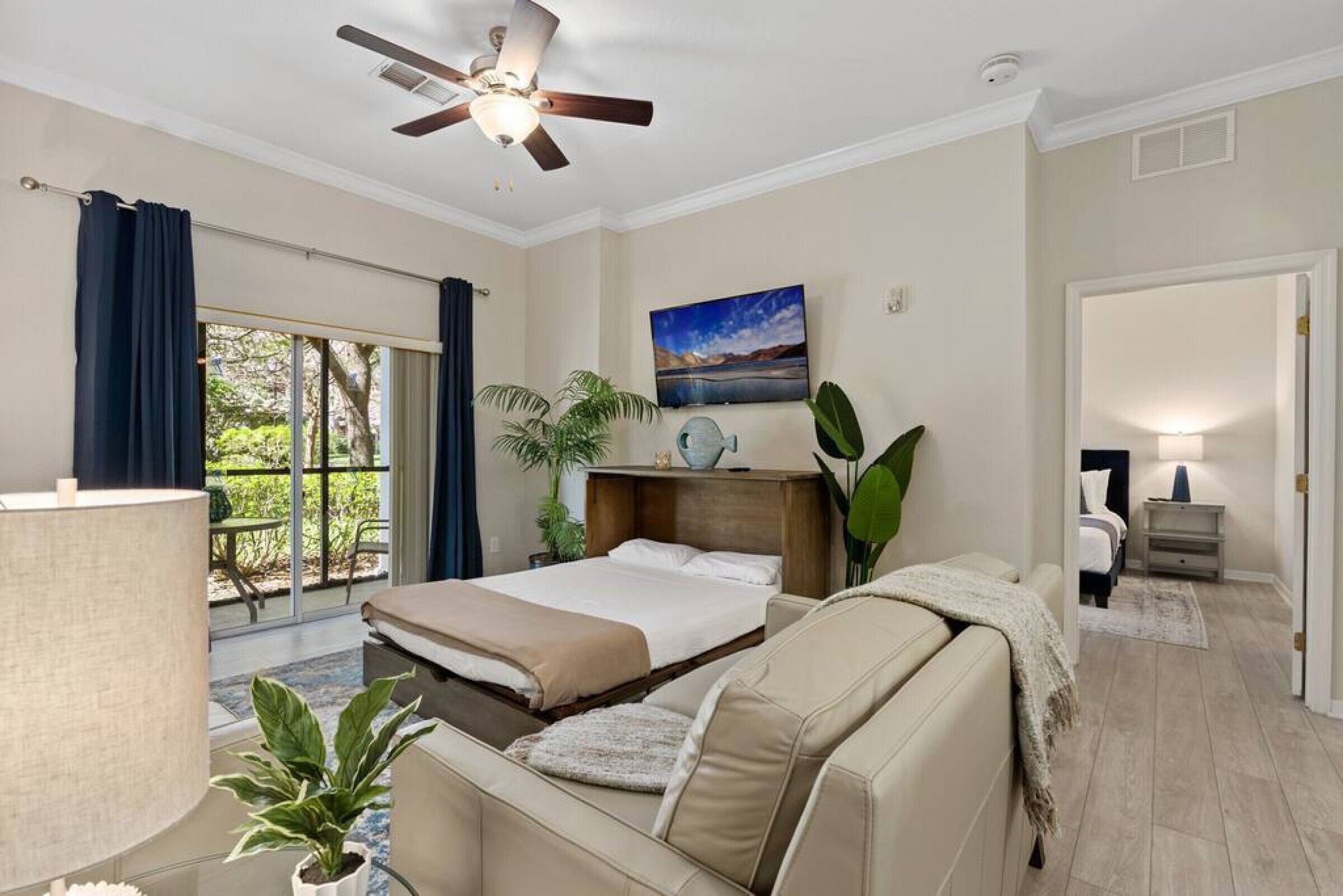 3 Schlafzimmer, Schreibtisch, Bügeleisen/Bügelbrett, Reisekinderbett