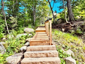 Property grounds - Chalet Le Caribou au bord du Lac and Spa (Chertsey)