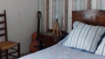 2 slaapkamers, reisbedje, wifi, beddengoed