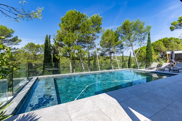 Outdoor pool, a heated pool
