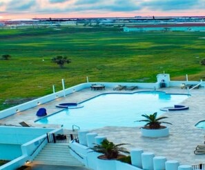 Outdoor pool, a heated pool