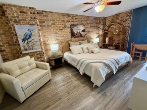 2 bedrooms, iron/ironing board, WiFi, bed sheets - Live like Royalty @ Aransas Princess Beach Front Bliss w/ Heated Pool - Hot Tub! (Port Aransas)