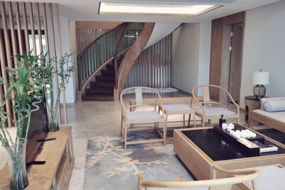 Biquan Kongzhong Hot Spring Hotel