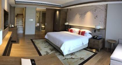 Biquan Kongzhong Hot Spring Hotel