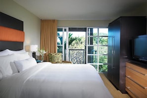 3 bedrooms, in-room safe, iron/ironing board, free WiFi