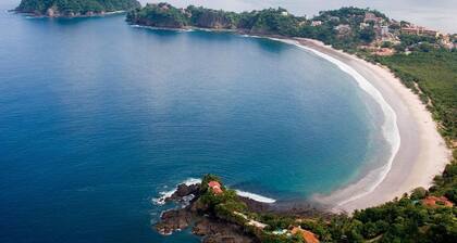 Ocean Views and Gorgeous Sunsets. 3 BR in Playa Flamingo!