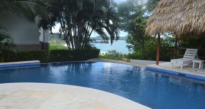 Ocean Views and Gorgeous Sunsets. 3 BR in Playa Flamingo!