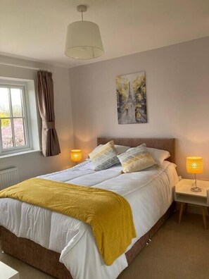 2 bedrooms, iron/ironing board, travel crib, free WiFi