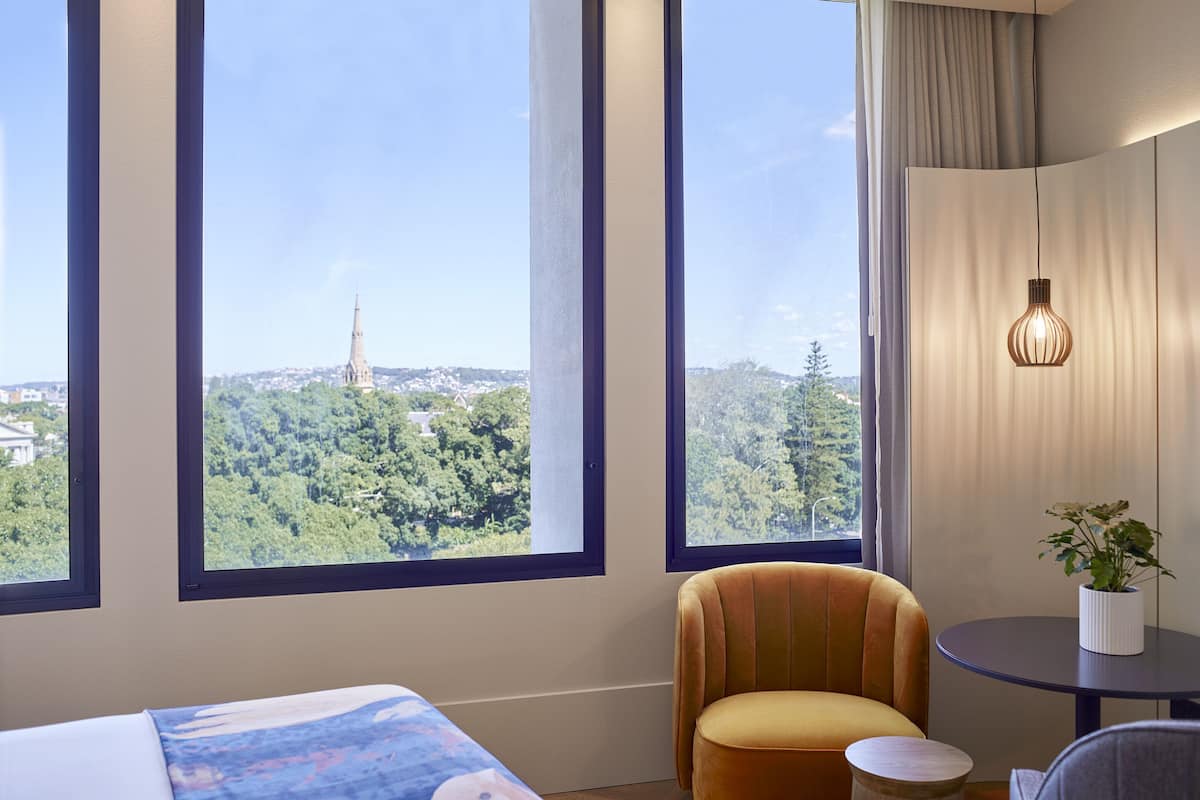 premium bedding, tempur-pedic beds, minibar, in-room safe